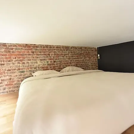 Modern Center Apartment *